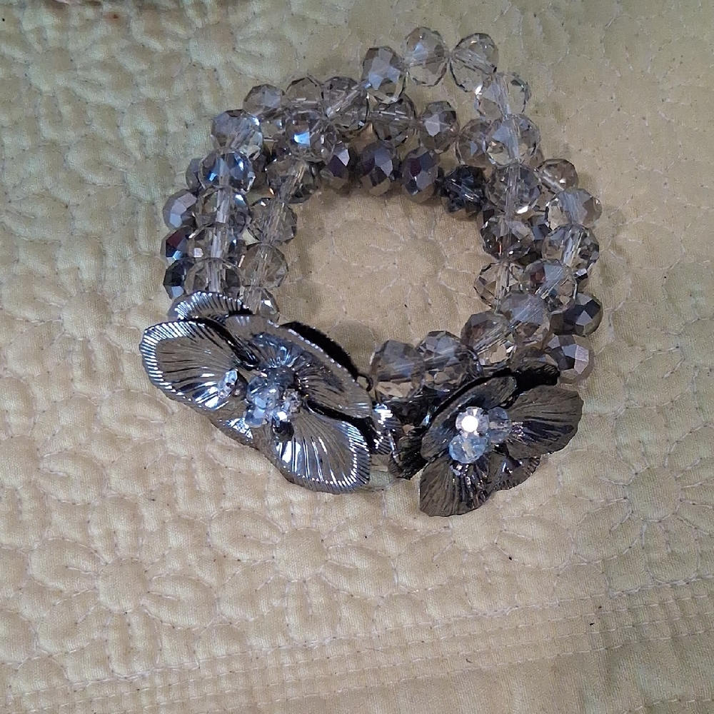 Faceted Gun Metal Crystal Stretch Bracelet with Floral Accents - Women Jewelry